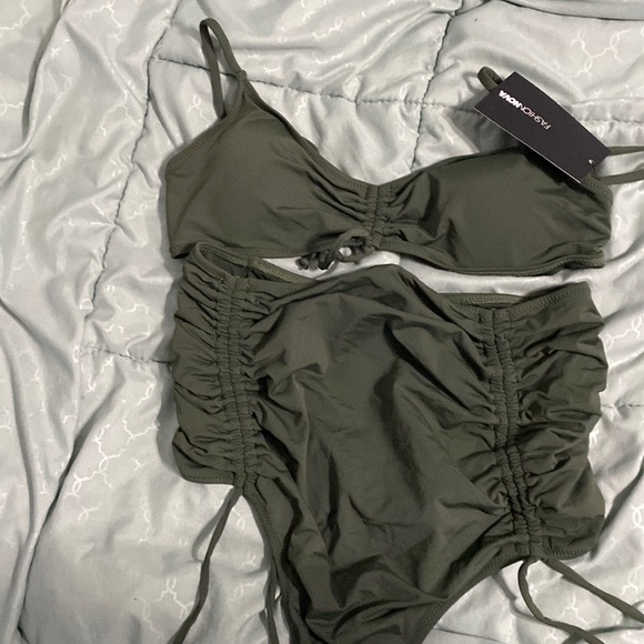 Fashion nova thong swimsuit size medium - Picture 1 of 2
